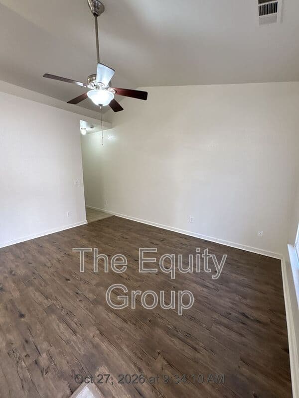 Visalia House: 2918 South Sallee Court