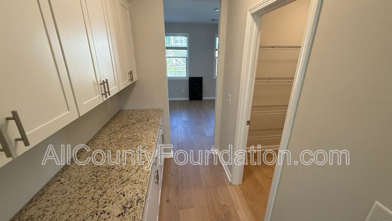 Summerville House: 2512 Hummingbird Lane