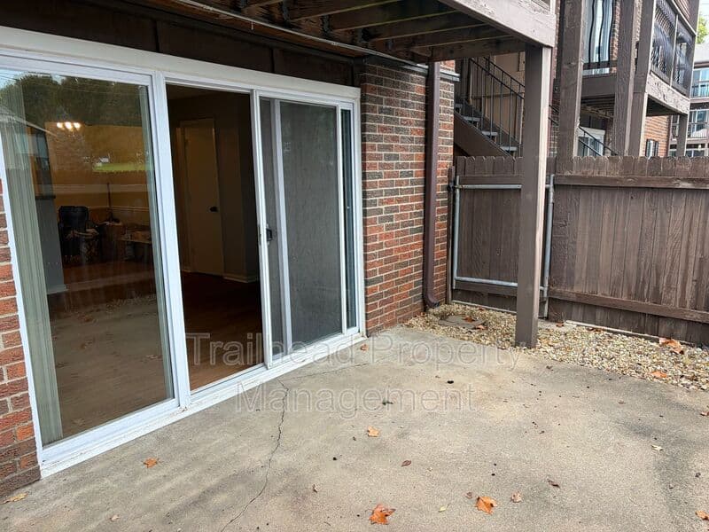 Mission House: 5801 Woodson St