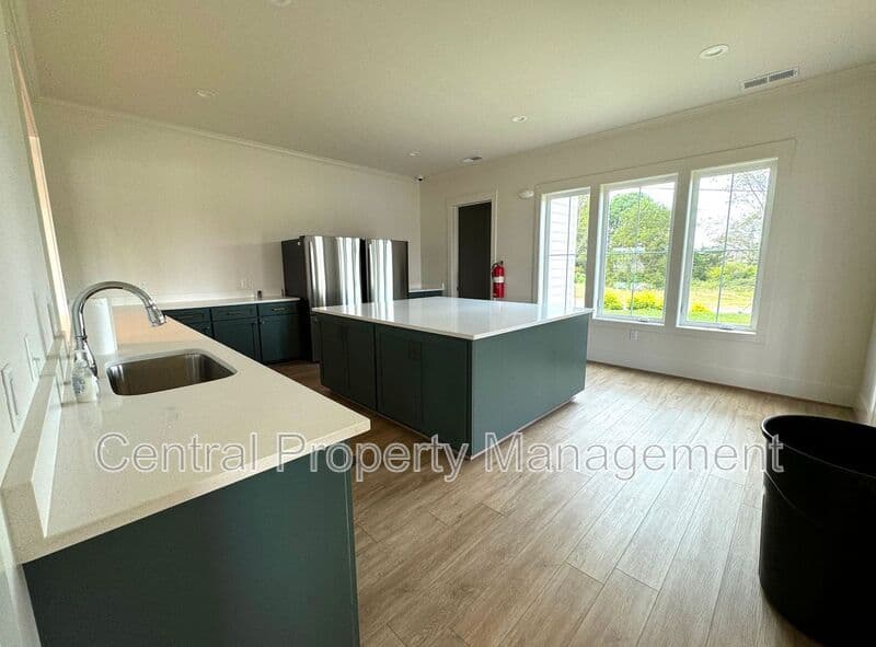 Greenville House: 165 Sarnesfield Way