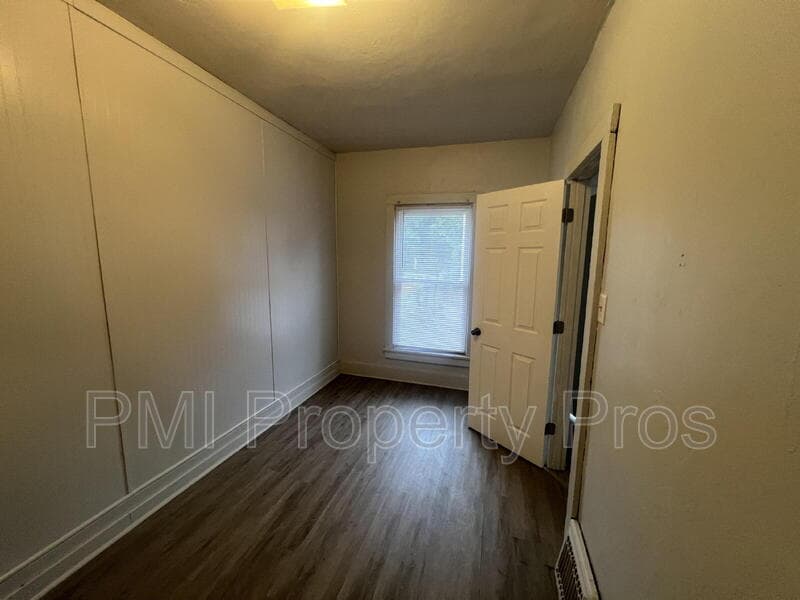 Milwaukee Condo: 2439A N Dr William Finlayson