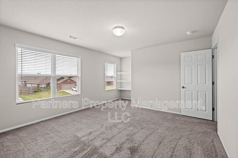 Fayetteville House: 2287 South Ouachita Drive