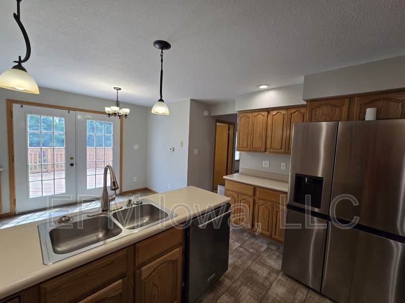 Cedar Falls House: 4710 Donald Drive