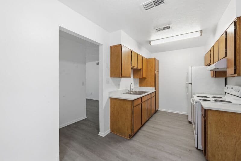 Kirbyville House: 1410 South Elizabeth Avenue