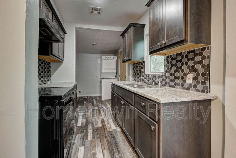 Oklahoma City House: 1801 E Madison Street