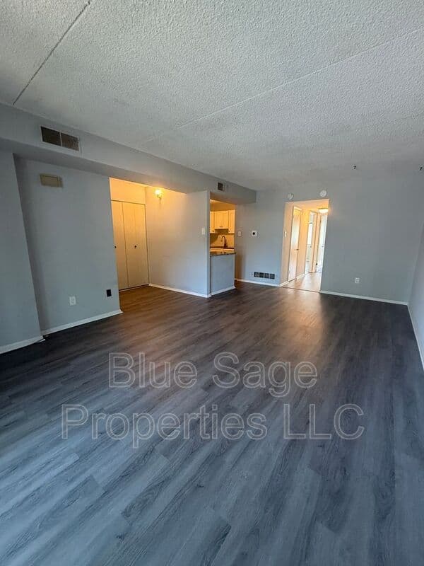 Wallingford Condo: 722A Putnam Blvd