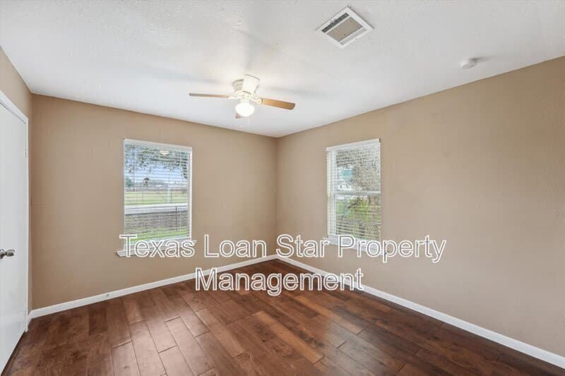 Houston House: 1107 Defender Street