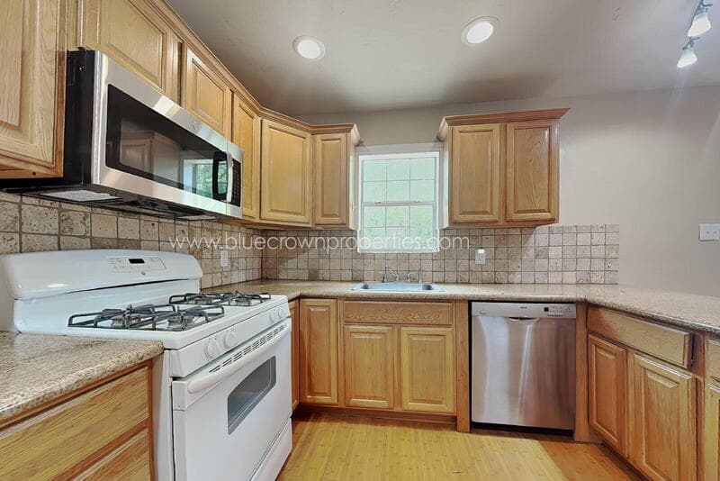 Euless House: 805 Aransas Drive