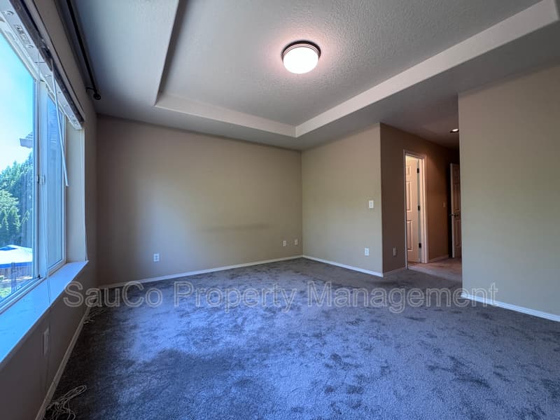 Hillsboro House: 948 SE Elina Ave