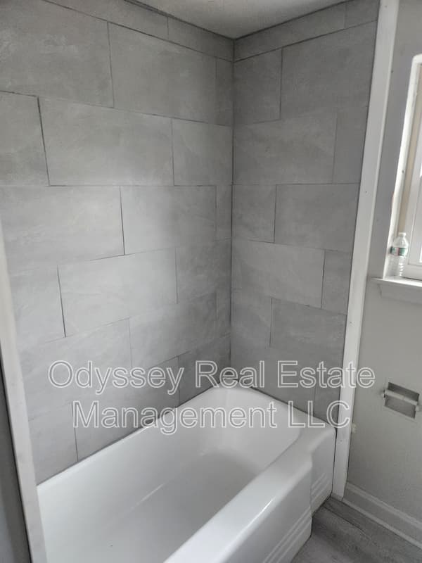 Wildwood Condo: 210 W. Spencer Ave