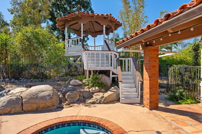 San Diego House: 18714 Bernardo Trails Dr