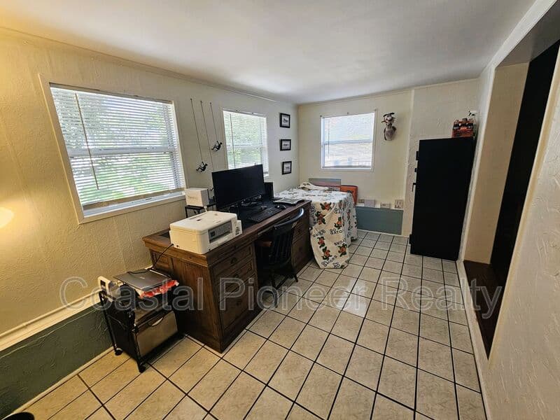 Tampa House: 7301 N 13th St