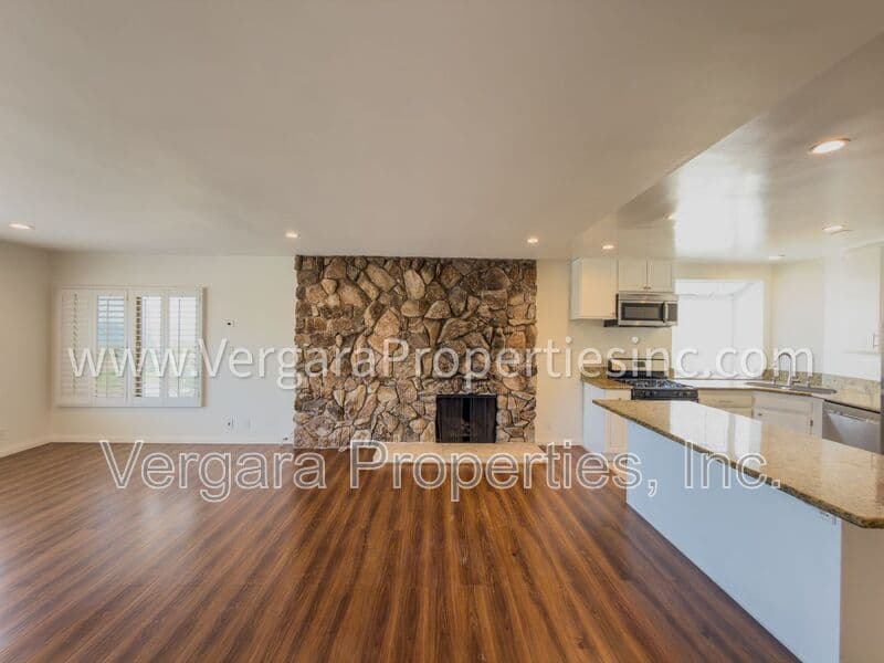 Redondo Beach Condo: 1806 Esplanade