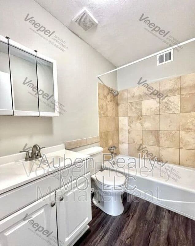 Raytown House: 10113 E. 67th Street