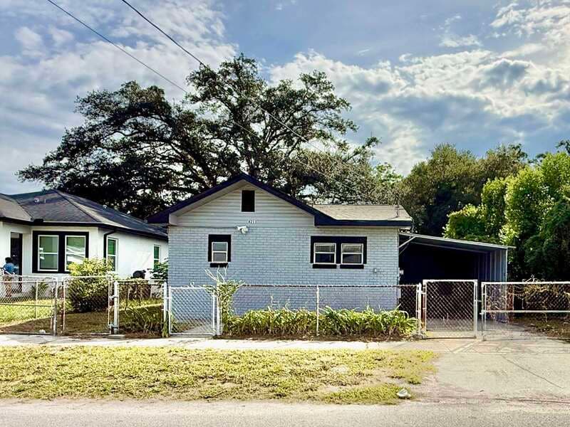 Tampa House: 8213 North Elmer Street