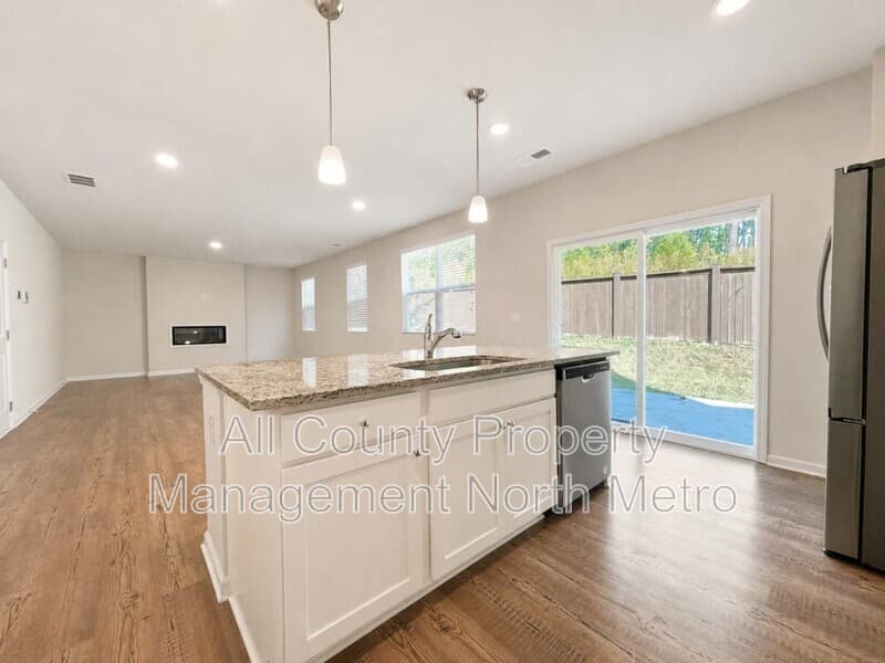 Dawsonville House: 185 Springwood Lane