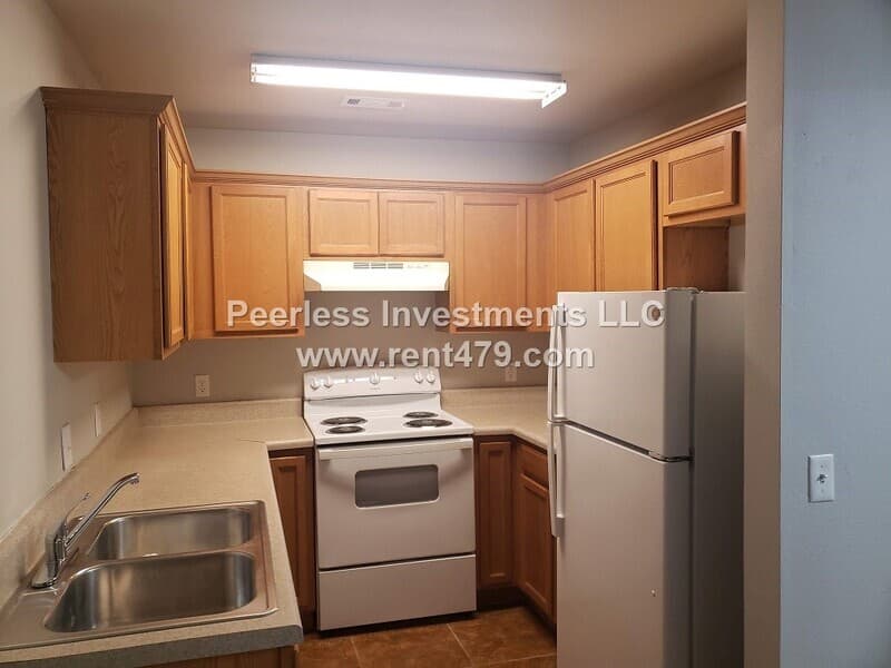 Springdale Condo: 1043A Vale St