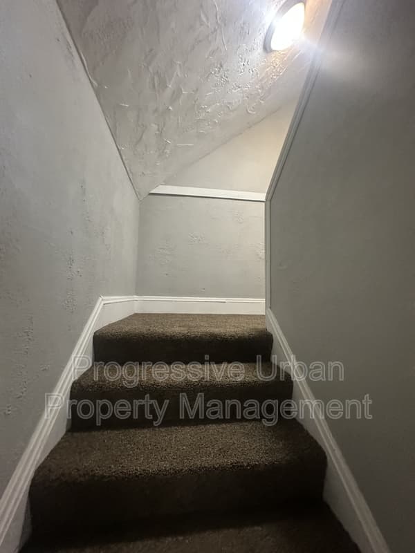 Cleveland Condo: 4609 Behrwald Avenue - Upstairs