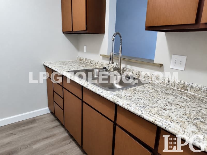 Toledo Condo: 4425 Talmadge Rd