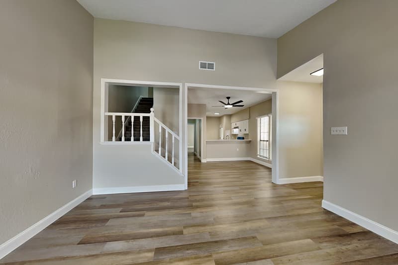 Rowlett House: 6204 Alissa Dr
