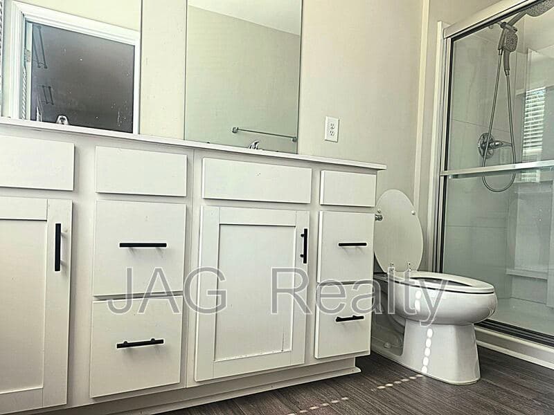 Charlotte House: 8005 Mulberry Glen Lane