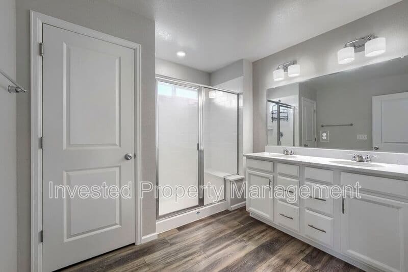 Aurora House: 6181 N Malaya St