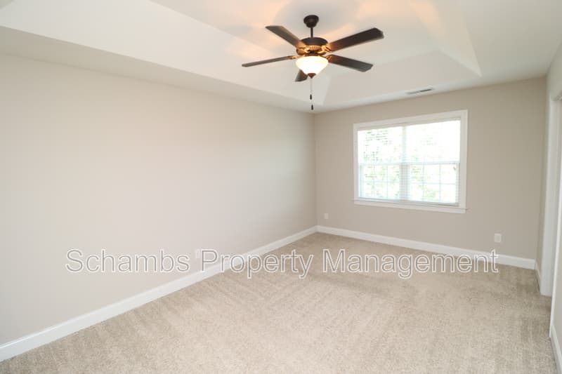 Apex House: 903 Shoofly Path