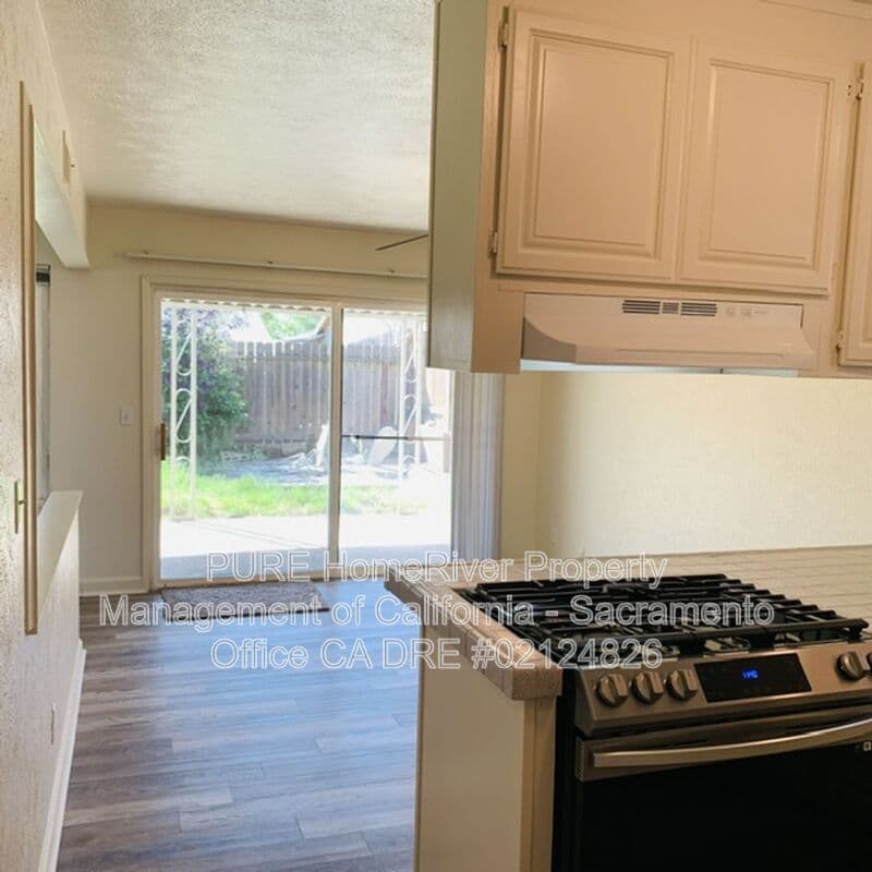Sacramento House: 5320 Andrea Boulevard