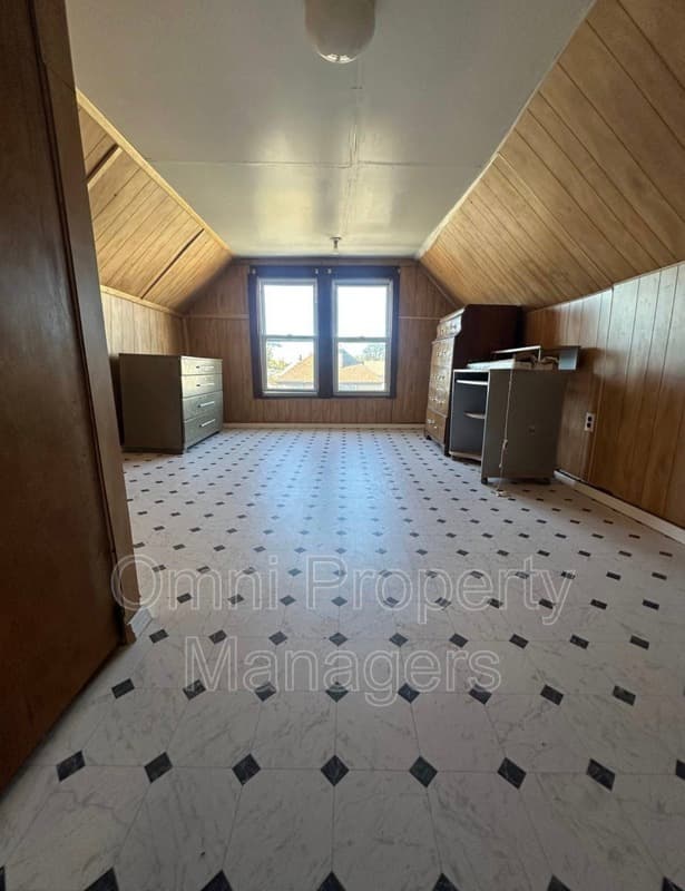 Hamtramck Condo: 3894 Evaline