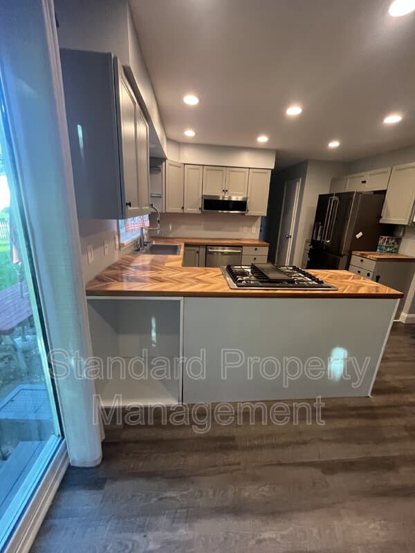 Rochester House: 43 Applewood Drive