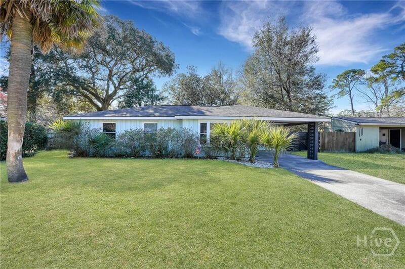 Savannah House: 2337 Shirley Drive