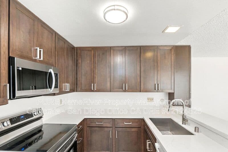 San Diego House: 10688 Caminito Duro
