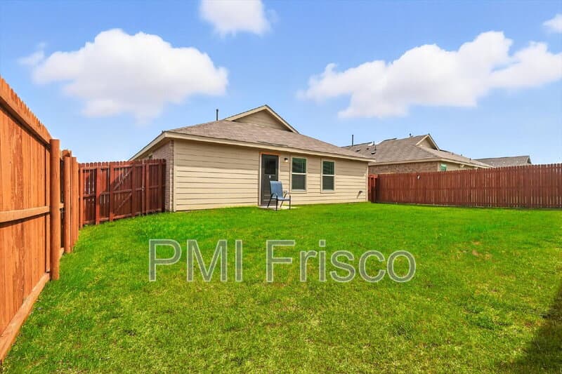 Hutchins House: 1653 Bluffview Dr