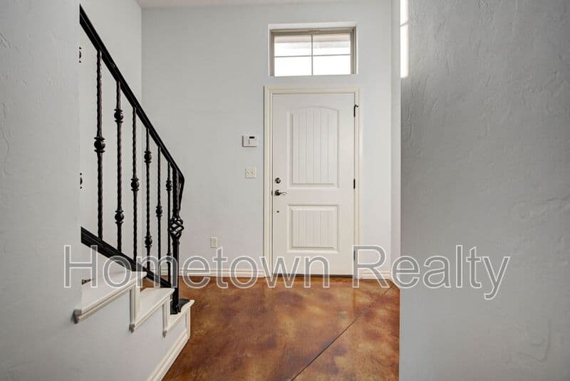Edmond Townhome: 459 S Fretz Avenue