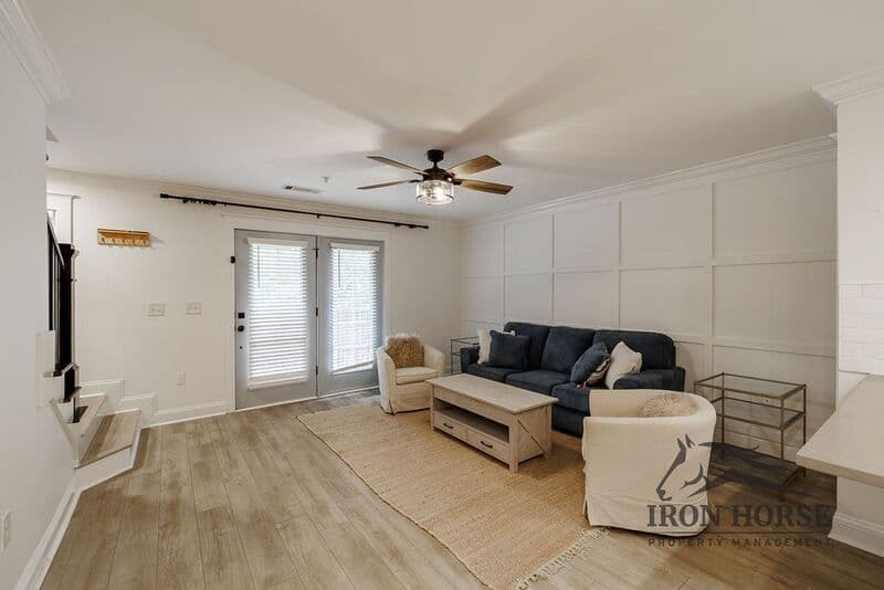 Athens House: 1035 BARNETT SHOALS RD