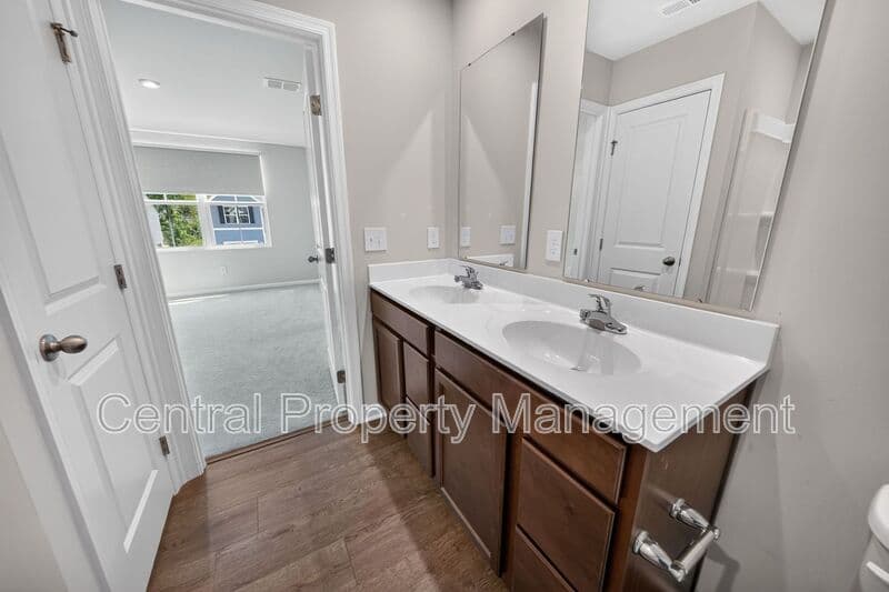 Greenville House: 165 Sarnesfield Way