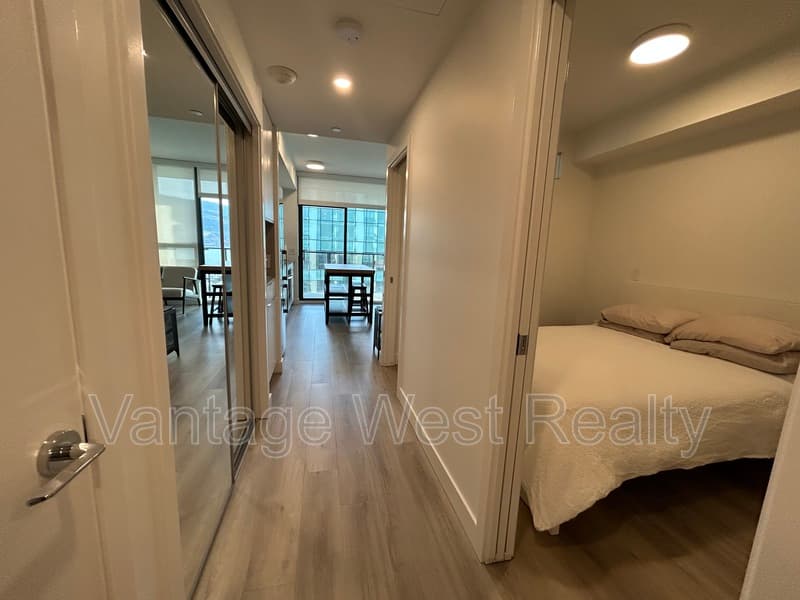 Kelowna Condo: 1901-1488 Bertram St