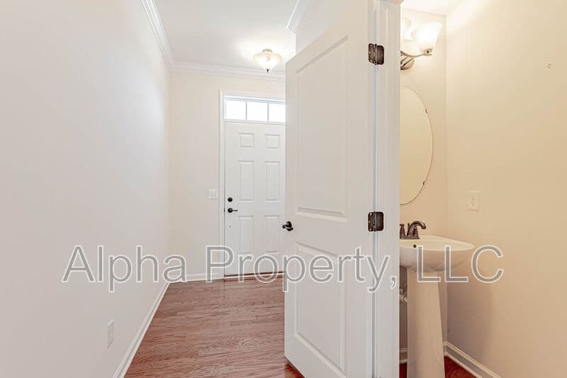 Greer Townhome: 12 Irvington Dr