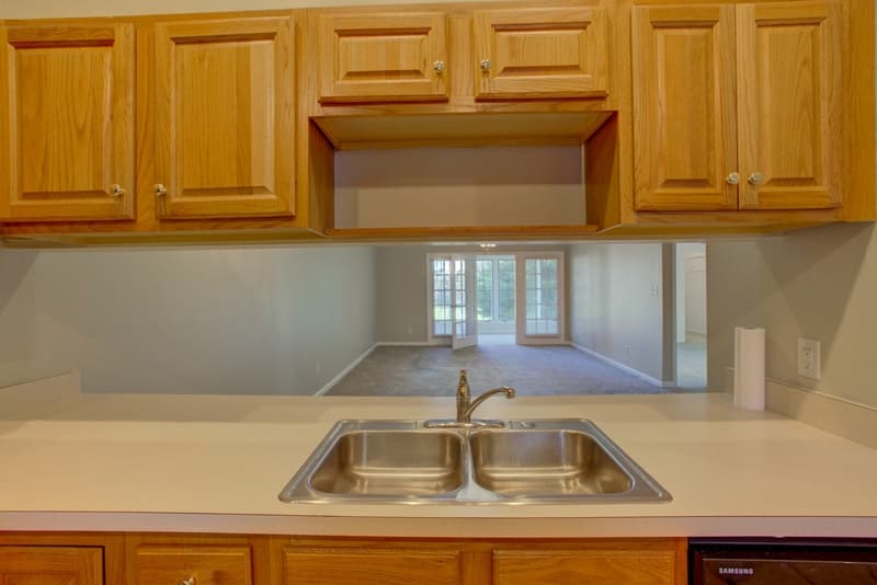 Lancaster House: 103 Black Oak Drive
