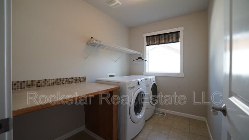 Liberty Lake House: 24999 E Ludlow Ave