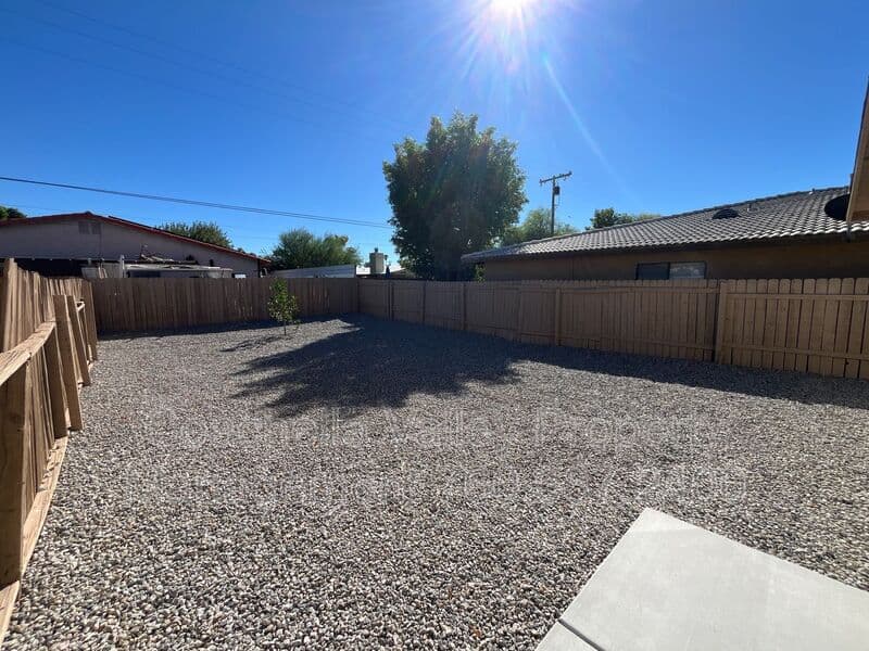 Cathedral City House: 32610 Pueblo Trl