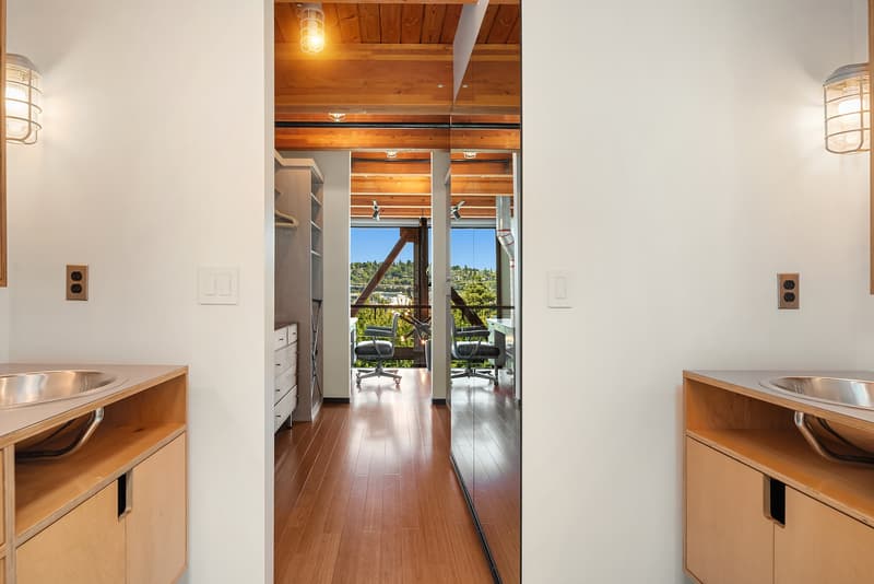 Seattle Townhome: 1707 Dexter Ave N