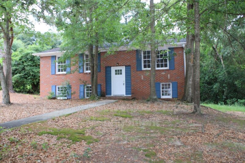 Aiken House: 3328 Vaucluse Rd.