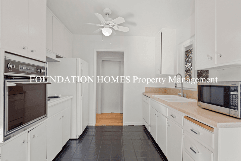 San Rafael House: 24 Leafwood Cir.