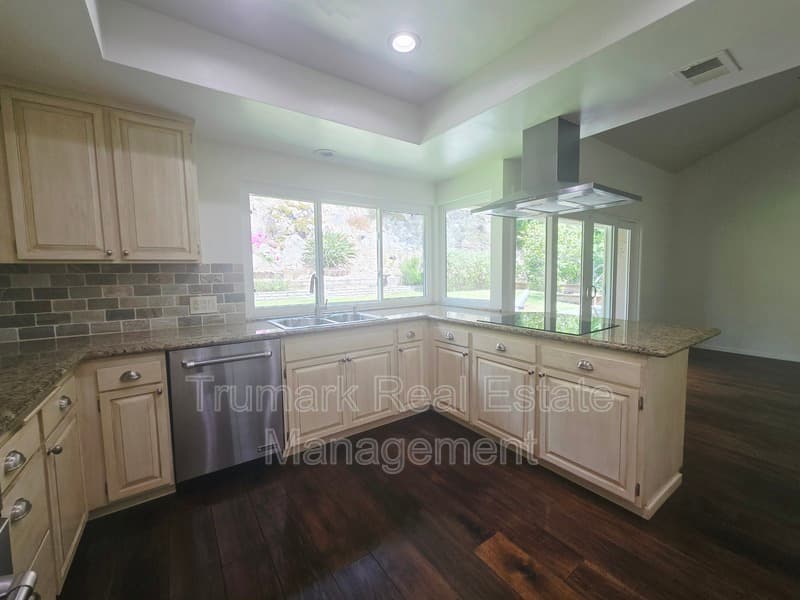 Glendale House: 3933 Karen Lynn Dr