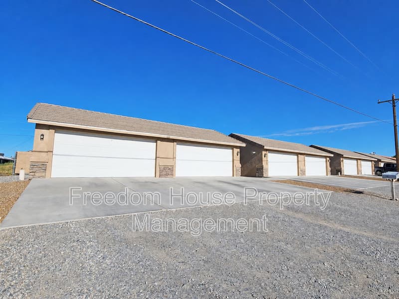 Pahrump Condo: 1120 Red Butte Street