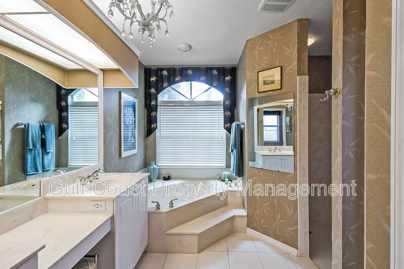 Nokomis House: 2107 Calusa Lakes Blvd