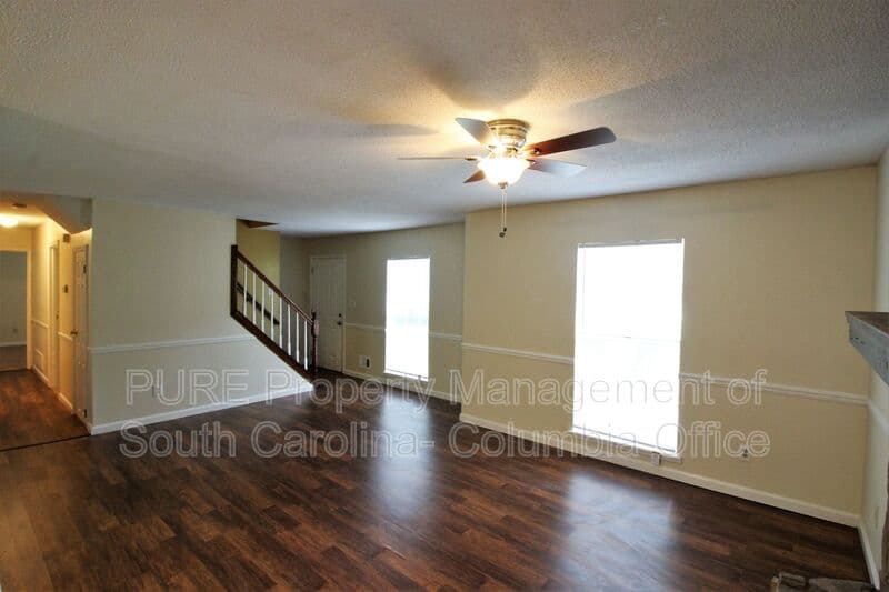 West Columbia House: 403 Charwood Ln