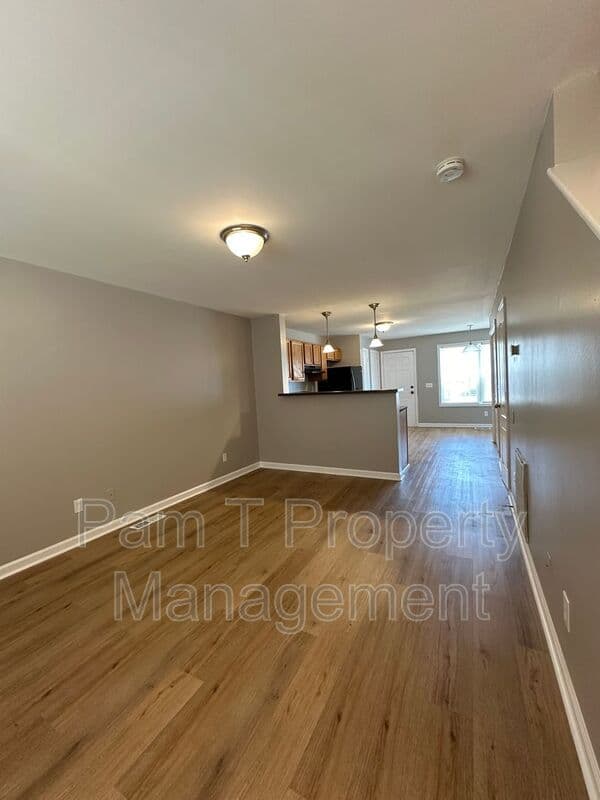 Savannah House: 1308 Dieter St