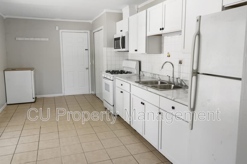 Champaign House: 3213 York